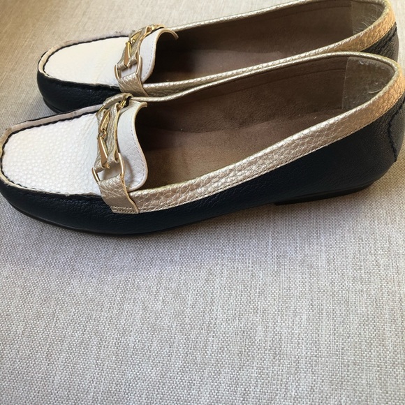 AEROSOLES Shoes - AEROSOLE leather flats size 8